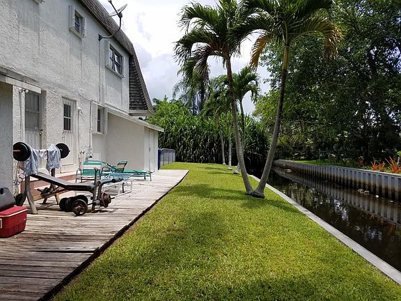 3rd image of 2850 SW 18th St #B