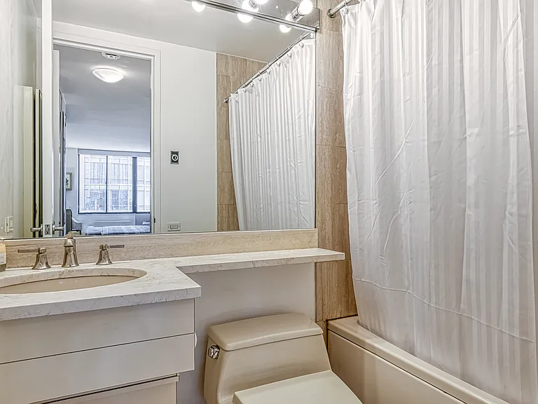 255 E 49th St #15E — Photo 12
