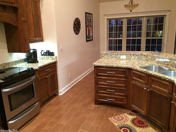 4th image of 419 Long Island Dr