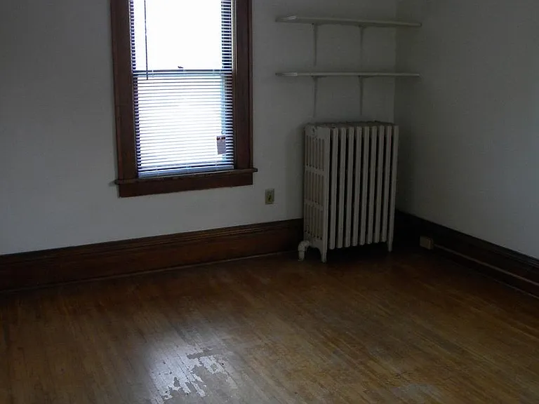 414 8th St SE — Photo 9
