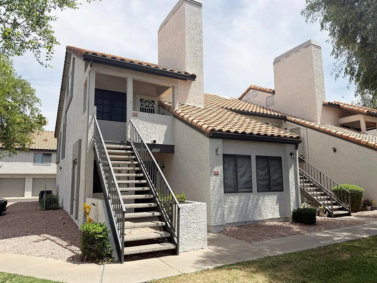 Building Photo - 19820 N 13th Ave #228