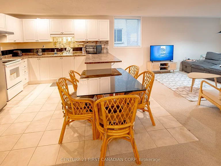 1841 Foxwood Ave #WALKOUT BASEMENT — Photo 12