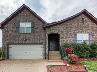 106 Valcour Ct, Hendersonville, TN 37075