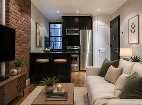 438 W 52nd St