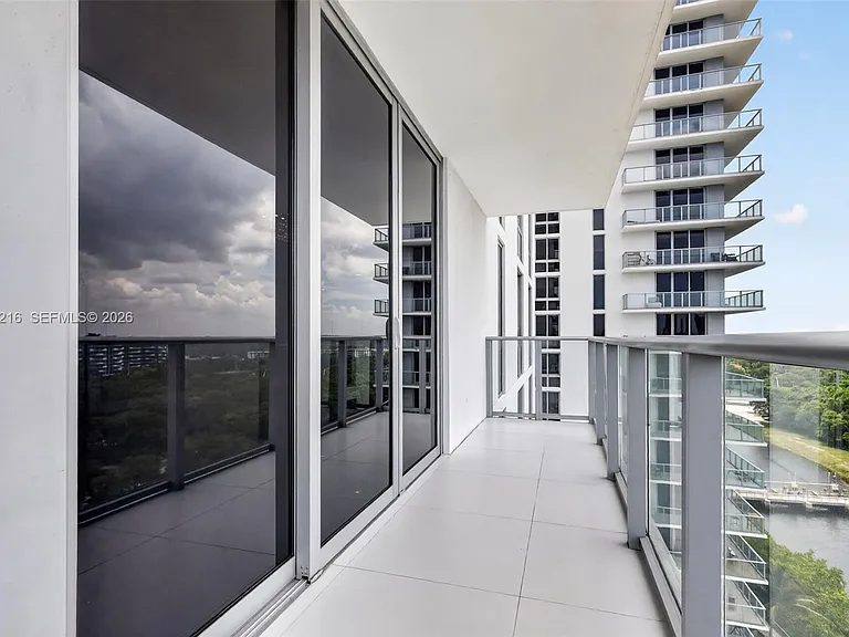 16385 Biscayne Blvd #1215 — Photo 30