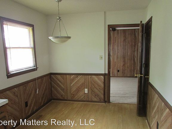 3rd image of 1628 Rivermont Dr
