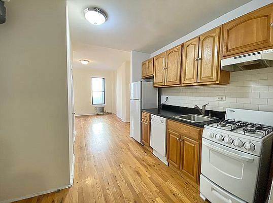 2nd image of 1604 1st Ave #2BB