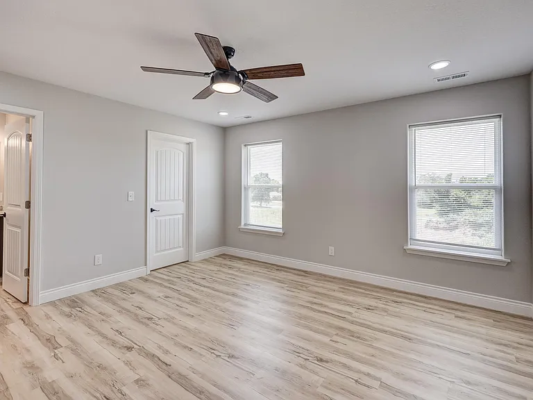 1130 Rex Ave — Photo 6