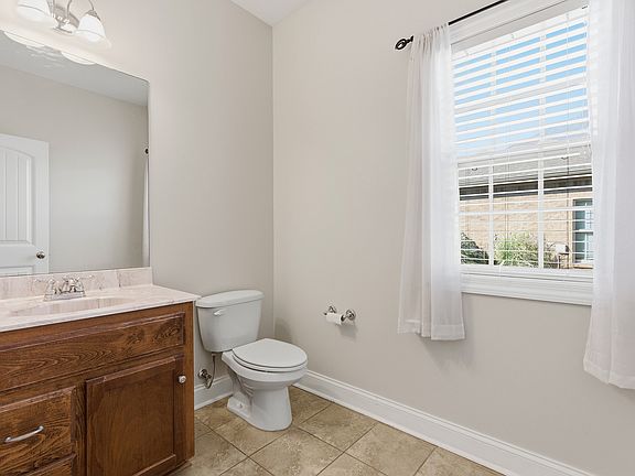 3rd image of 7518 Parktrace Ln SE