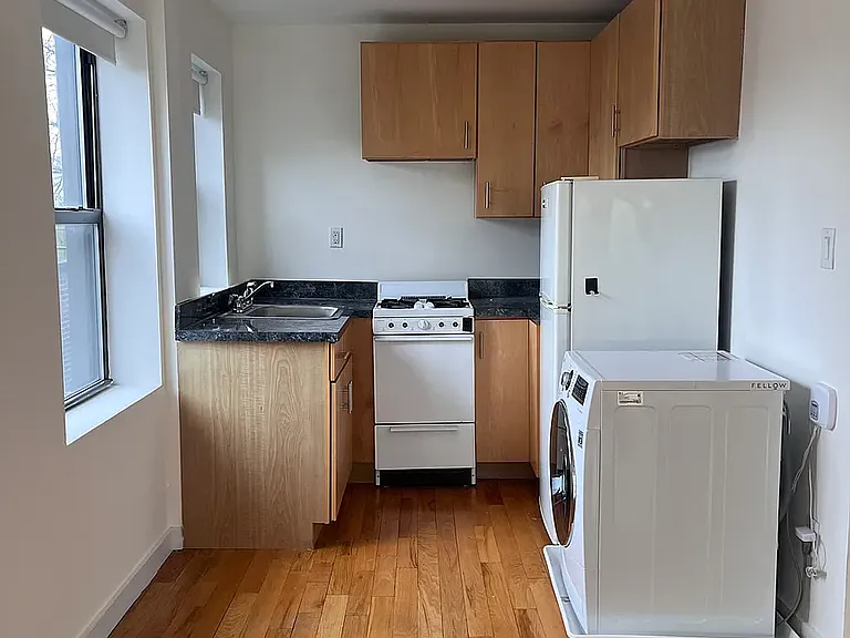 20 Sidney Pl #4B — Photo 11