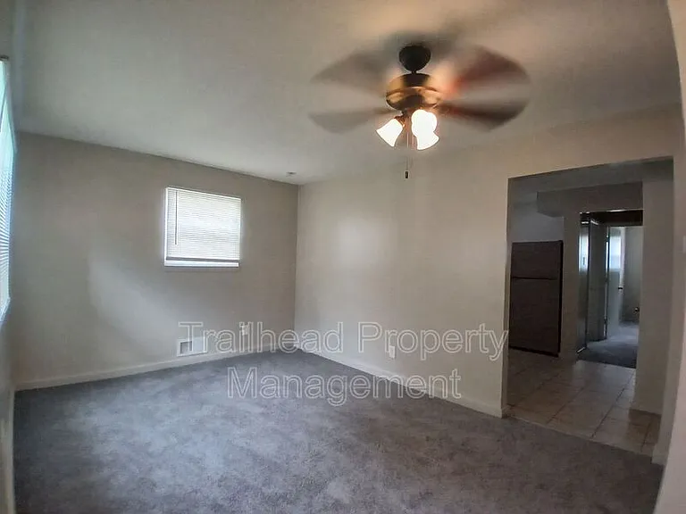 3325 S Oxford Ave #A — Photo 15