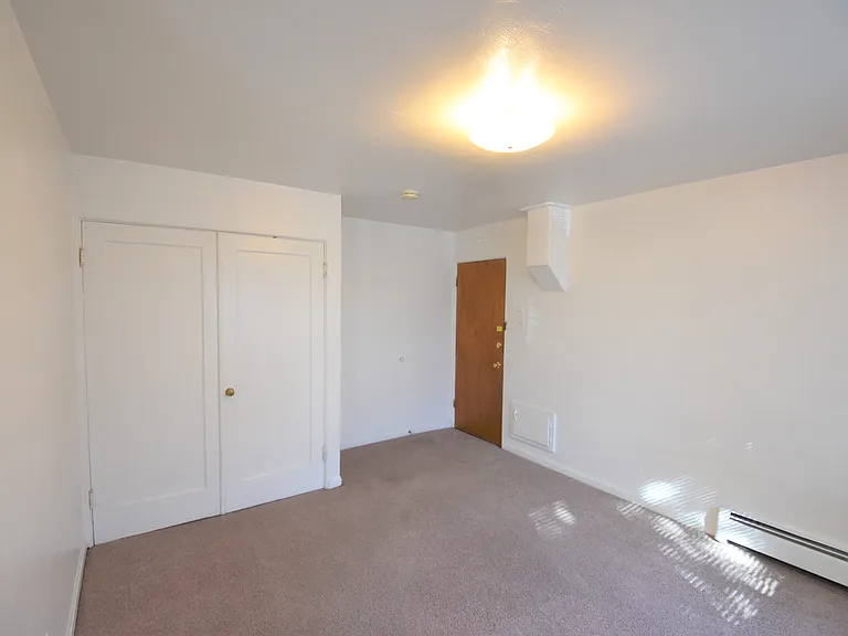 875 20th St #1 — Photo 3