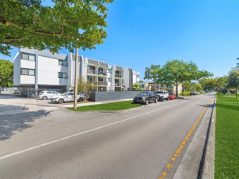 1st image of 2345 NE 135th St APT 204
