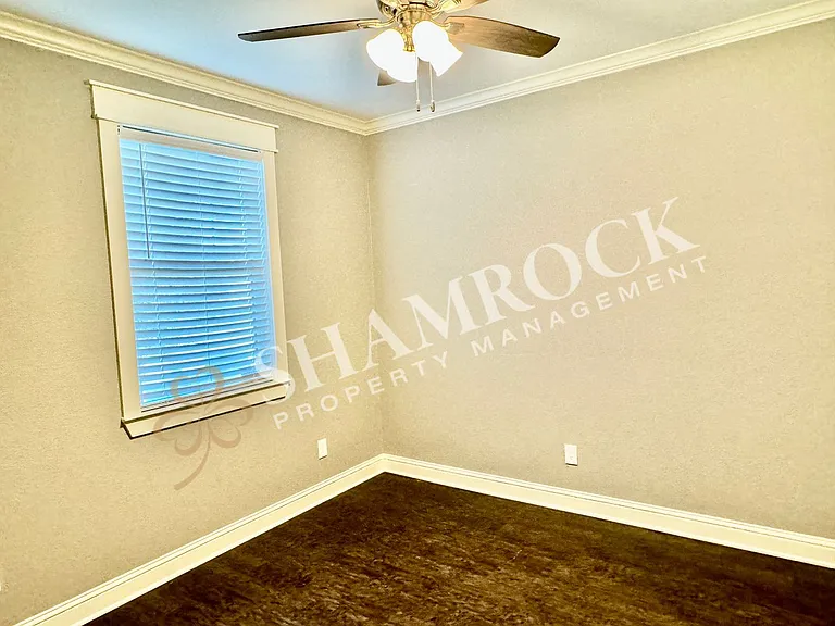 10305 T Bury — Photo 12