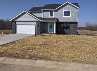 54757 Winding River Dr, Middlebury, IN 46540