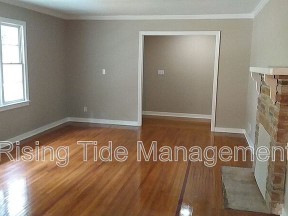 2nd image of 316 20th Ave NE