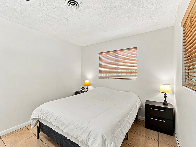 2908 NW 48th St — Photo 11