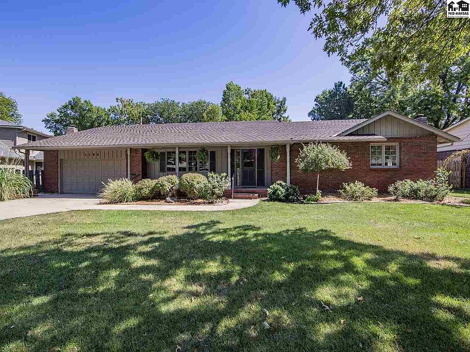 1st image of 2706 Pama Lou Ave