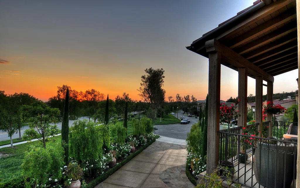 5 bed, 3945 sqft, $12,000 — Photo 4