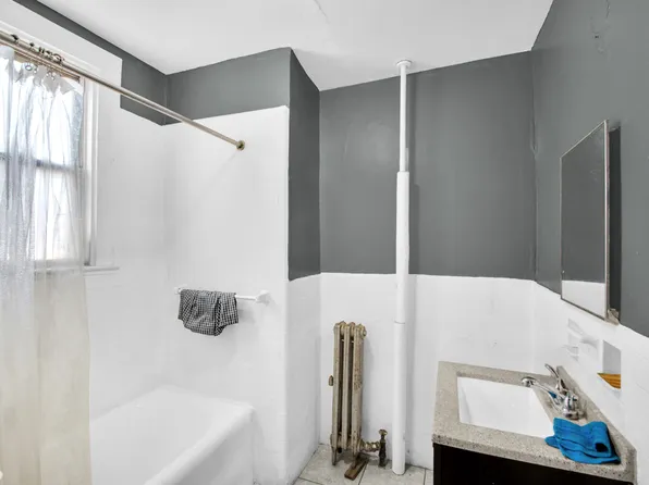 95-07 Cresskill Place image 15 of 21