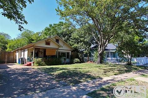 4th image of 1105 Woodlawn Ave