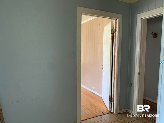 3rd image of 205 Idlewood Dr