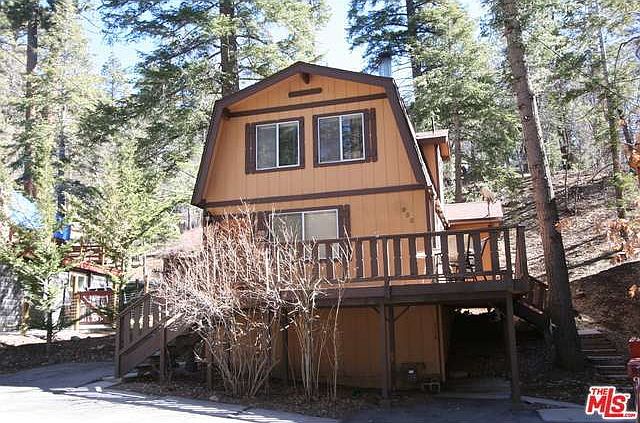 1st image of 935 Menlo Dr