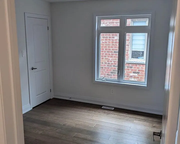 180 Franklin Trl #UPPER — Photo 13