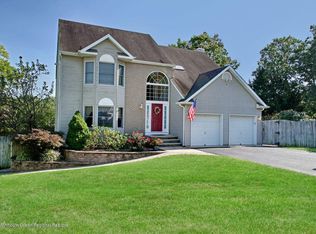 28 Asheville St, Toms River, NJ 08753