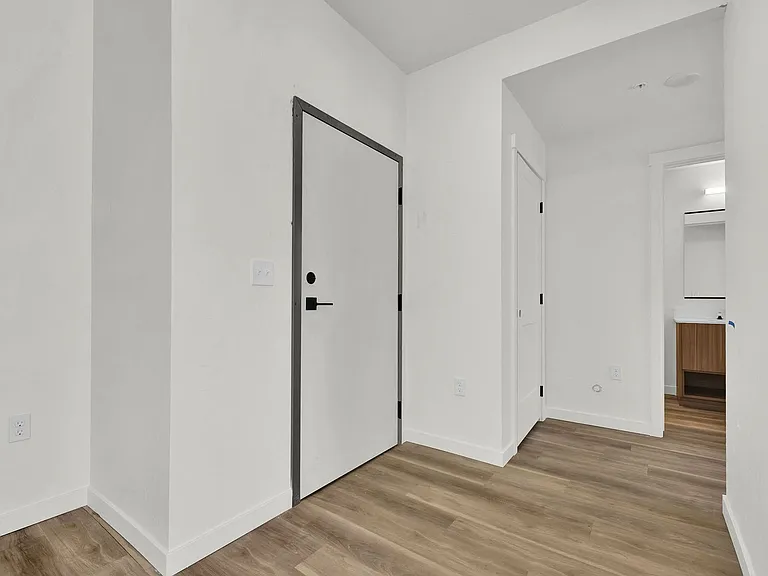 Veazey Park Apartments — Photo 54
