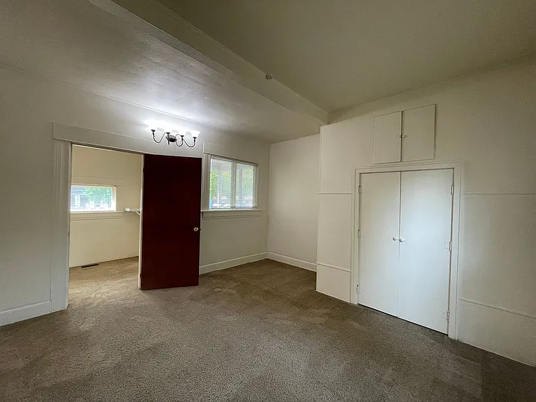 237 E 15th Ave — Photo 5