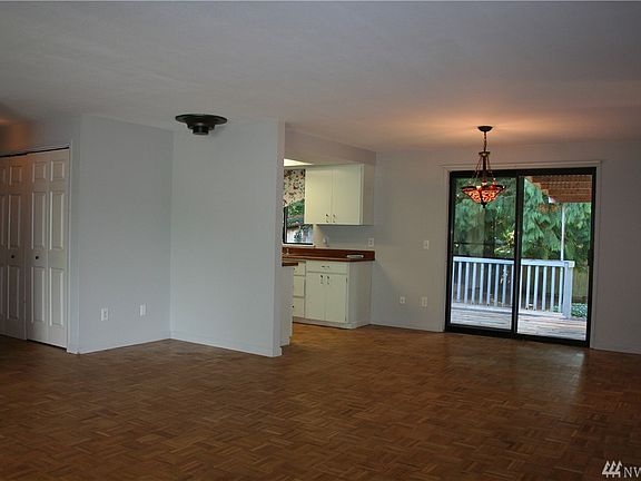 3rd image of 2104 Woodridge Ave