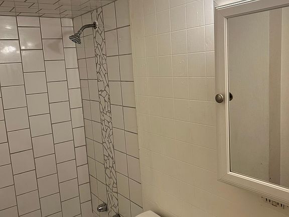 2nd image of 104 Wayne St APT 8