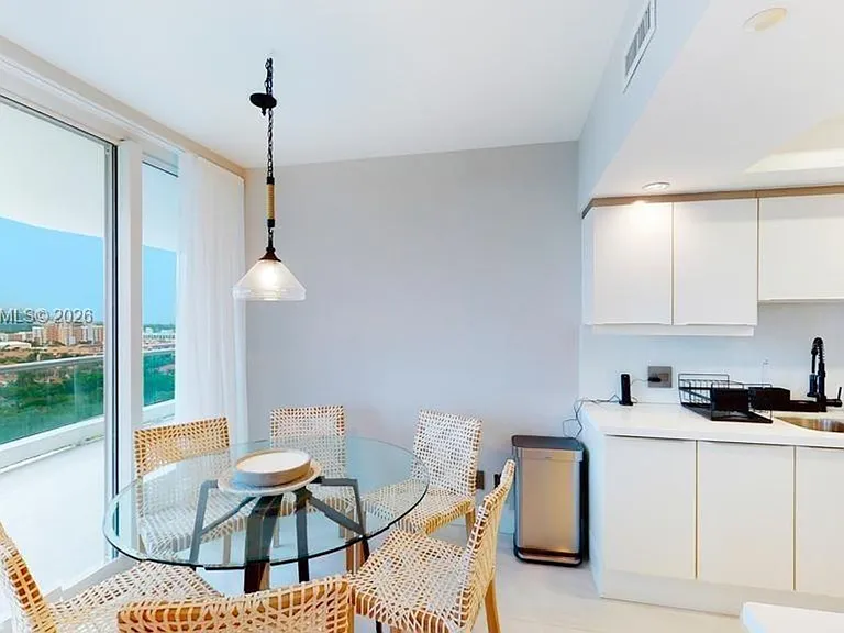 7000 Island Blvd #1808 — Photo 1