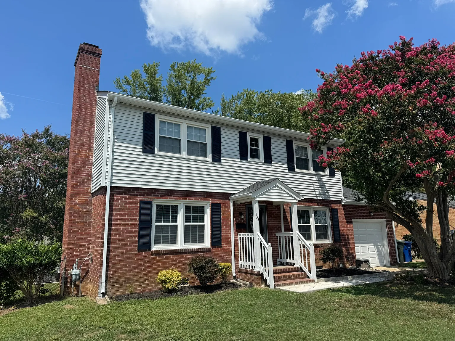 4 bed, 2.5 bath, 1939 sqft, $2,675 — Photo 2