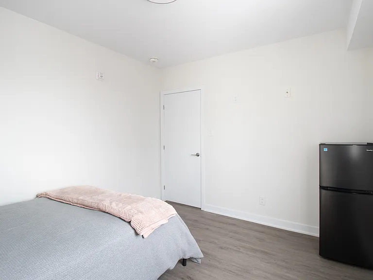 994 Bronson Ave #PRIVATE ROOM WITH PR — Photo 7