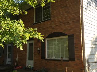 305 Charles Ct, Hurricane, WV 25526