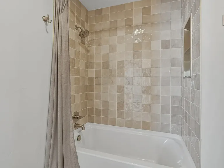 403 Highlight Dr — Photo 10