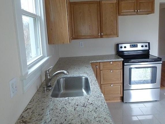 4th image of 2529 Mount Pleasant Blvd SE