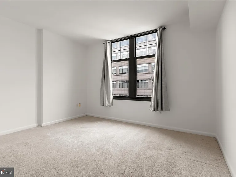 1021 Garfield St #905 — Photo 34