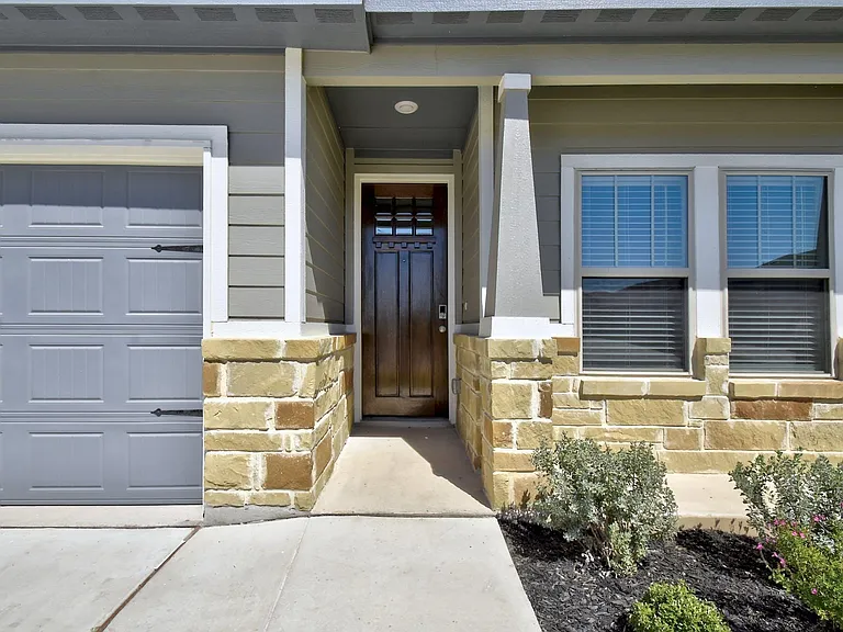 1215 Meyers Mdw — Photo 5