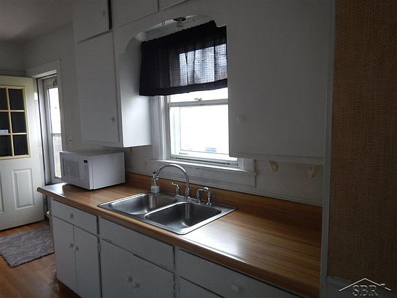 5th image of 3334 Court St