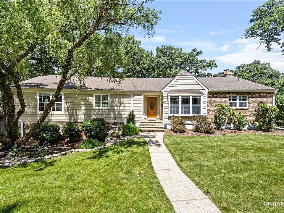 1st image of 2202 Country Knoll Ln