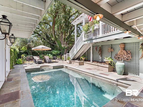 3rd image of 4 Molokai Ln