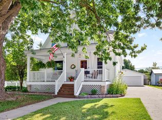 580 Chestnut St, Neenah, WI 54956