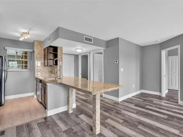 2871 N Oakland Forest Dr APT 204, Fort Lauderdale, FL 33309
