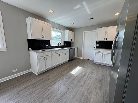 4th image of 5735 W 80th St