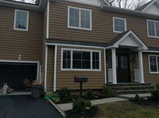 112 Ira Rd, Syosset, NY 11791