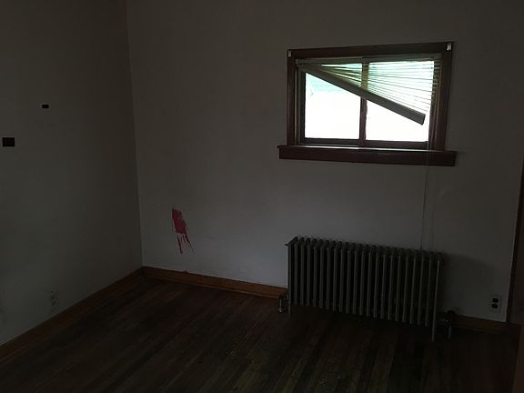 2nd image of 1217 E Lovejoy St