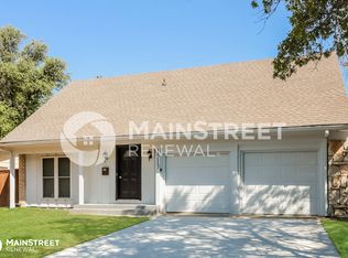 1513 Finley Rd, Irving, TX 75062